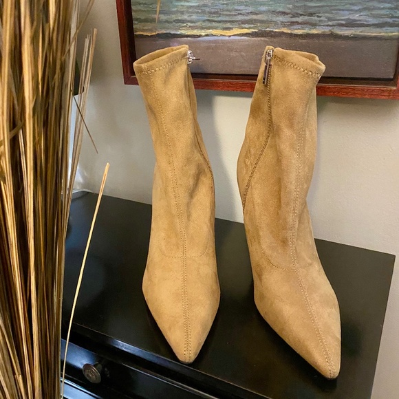 Marc Fisher- New Tan Suede-like Booties with Leather-like Heel & Pointed Toe SZ9 - Picture 1 of 5